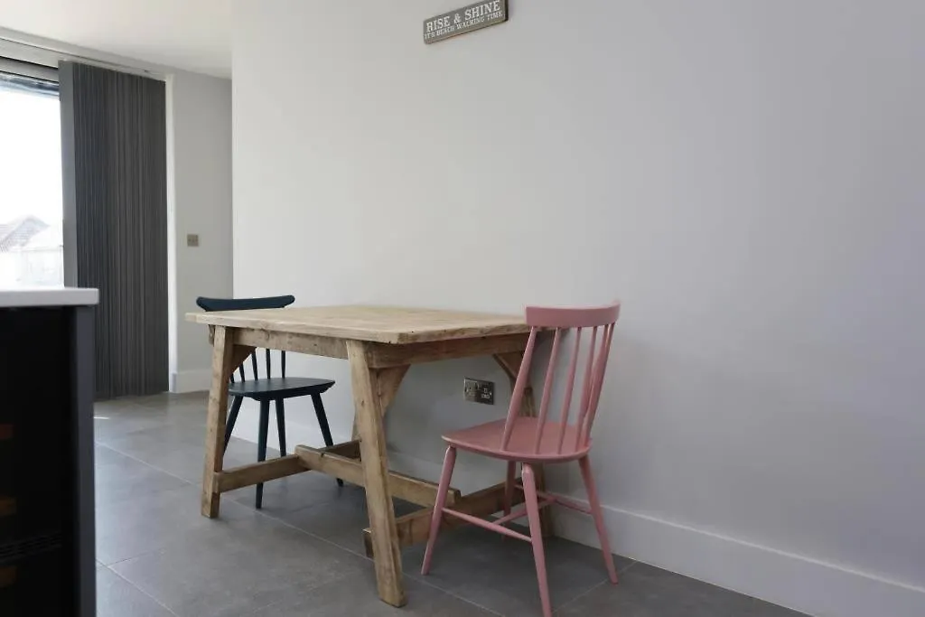 Bournecoast: Modern 2 Bed Flat With Patio - Fm8413 Apartment Bournemouth 0*,  United Kingdom