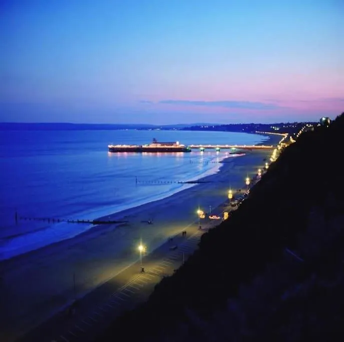 Bournecoast: Modern 2 Bed Flat With Patio - Fm8413 Apartment Bournemouth