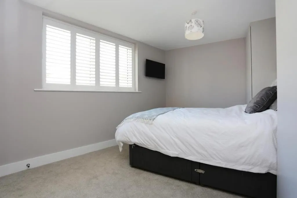 Bournecoast: Modern 2 Bed Flat With Patio - Fm8413 Apartment Bournemouth United Kingdom